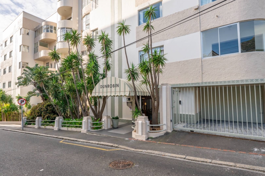 To Let 1 Bedroom Property for Rent in Fresnaye Western Cape
